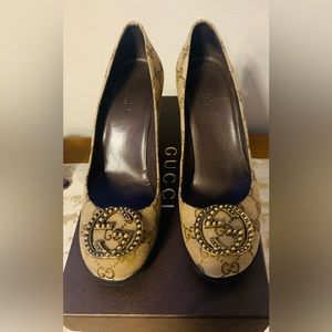 Authentic Womens Gucci Canvas GGs, Studded Interlocking G emblem.
